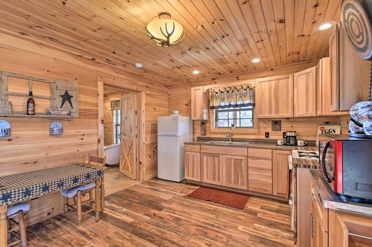 Quiet And Secluded Berea Cabin On 70-Acre Farm! ภายนอก รูปภาพ