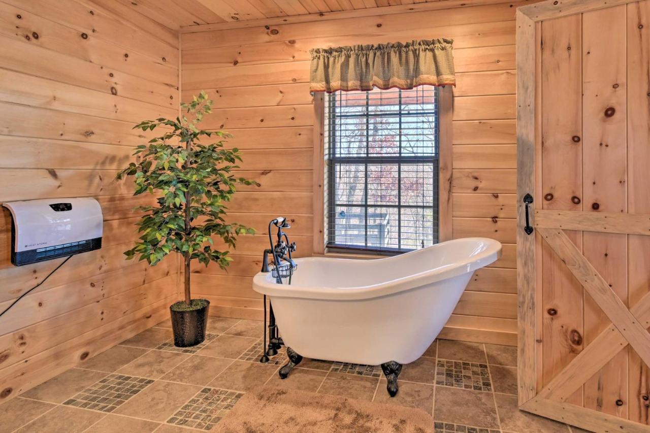 Quiet And Secluded Berea Cabin On 70-Acre Farm! ภายนอก รูปภาพ